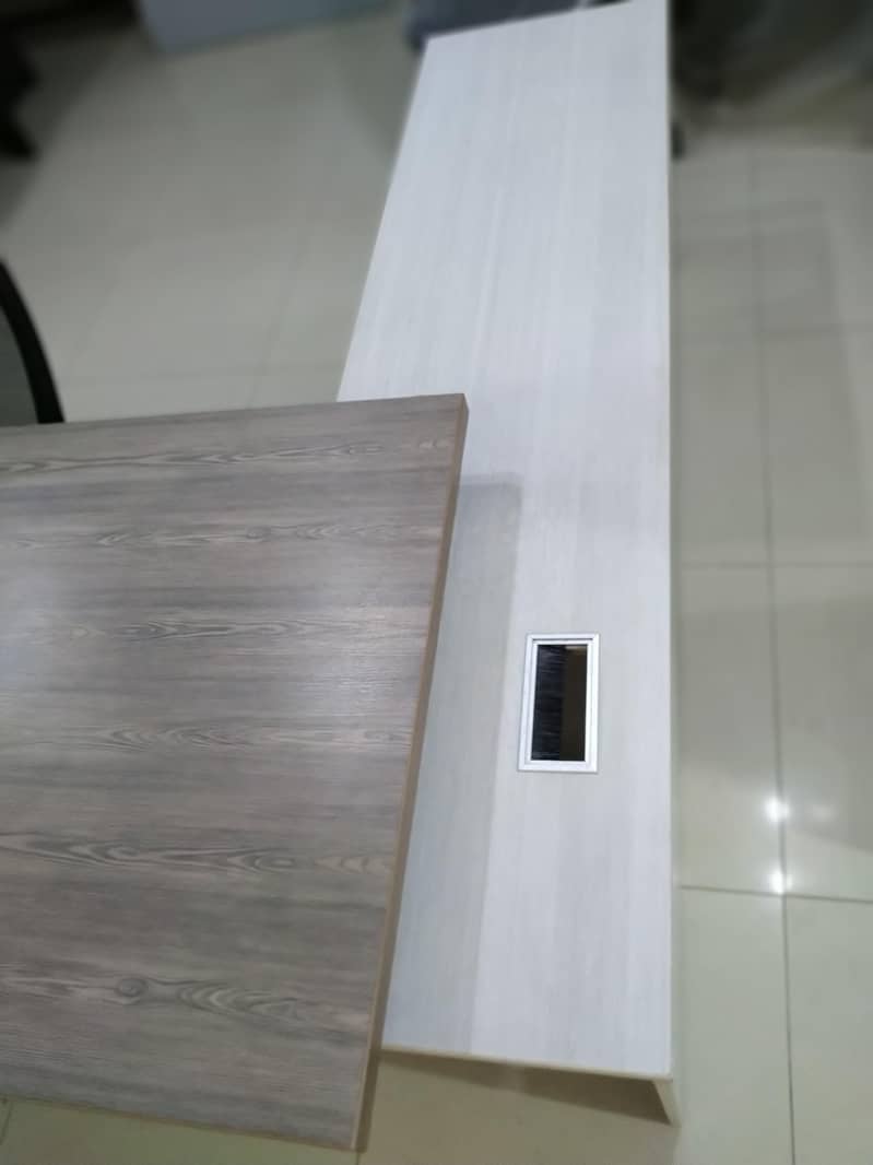 Executive table 11