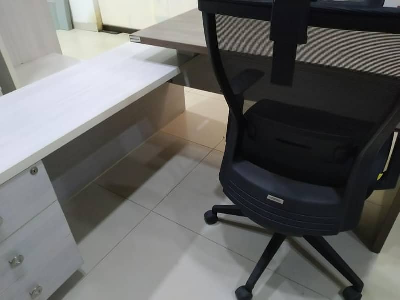 Executive table 15