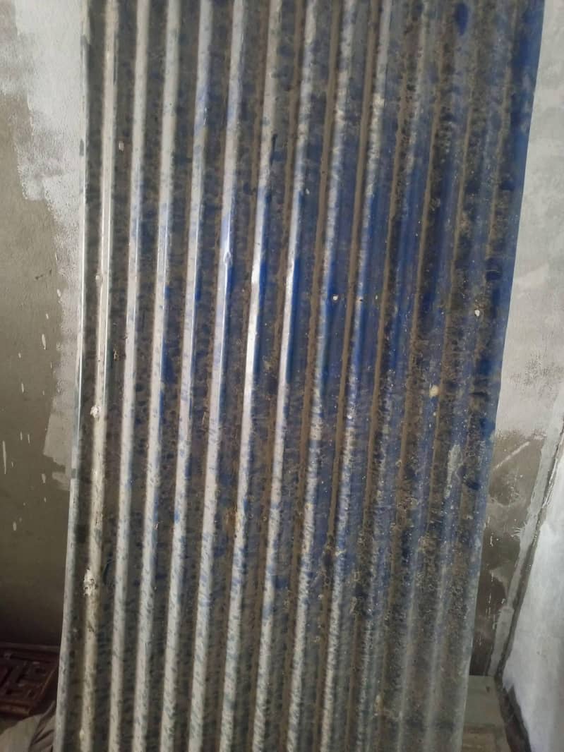 لوہے کی چادریں فار سیل اٹھ فٹ لمبائی سوا تین فٹ چوڑائی جس بھائی کو 1