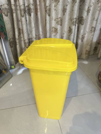 Dustbin / Recycle bin