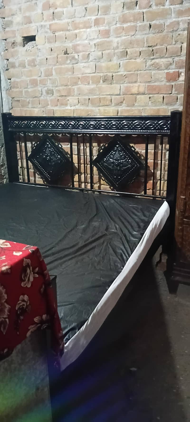 King size bed 4