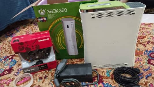 Xbox 360 e' 250gb JTAG full of AAA games 2 controller barnd new