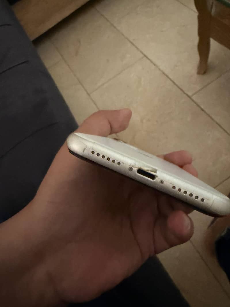 Iphone 11 4