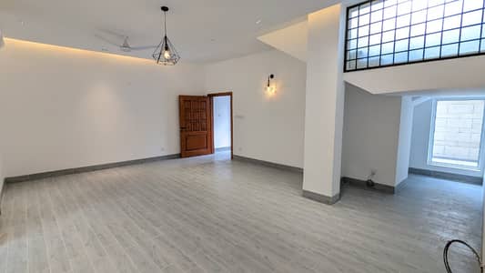 FOR RENT 800 SQYRD Designer Double Storey Structure House E_7