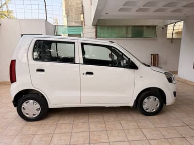 Suzuki Wagon R VXR 2017 model white color