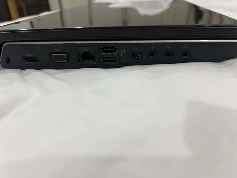 DELL Laptop 3