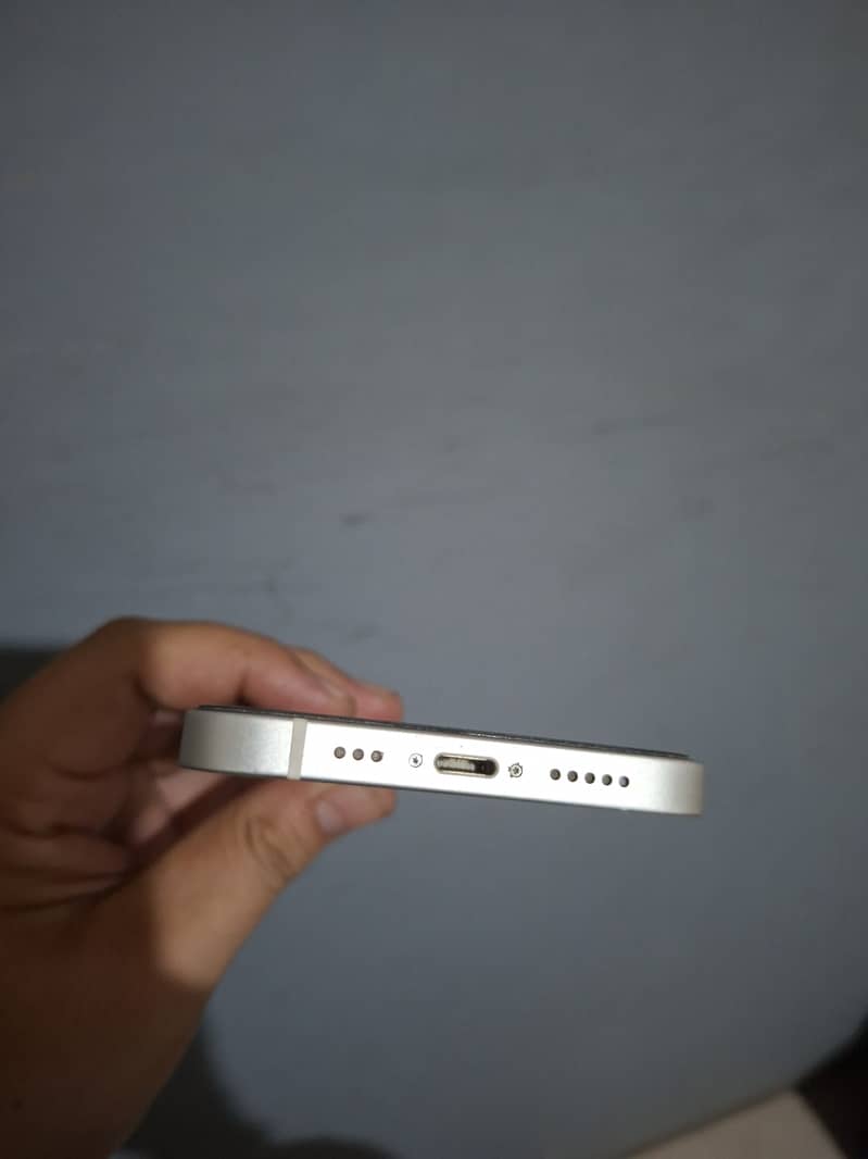 Apple iPhone 12 2