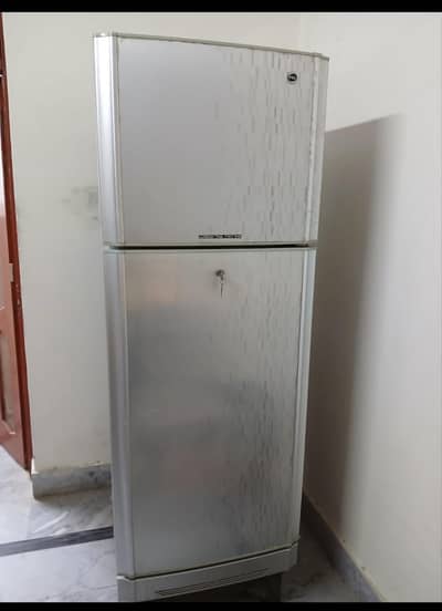 full size pel refrigerator in new condition