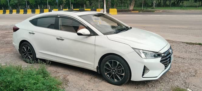 Hyundai Elantra 2022