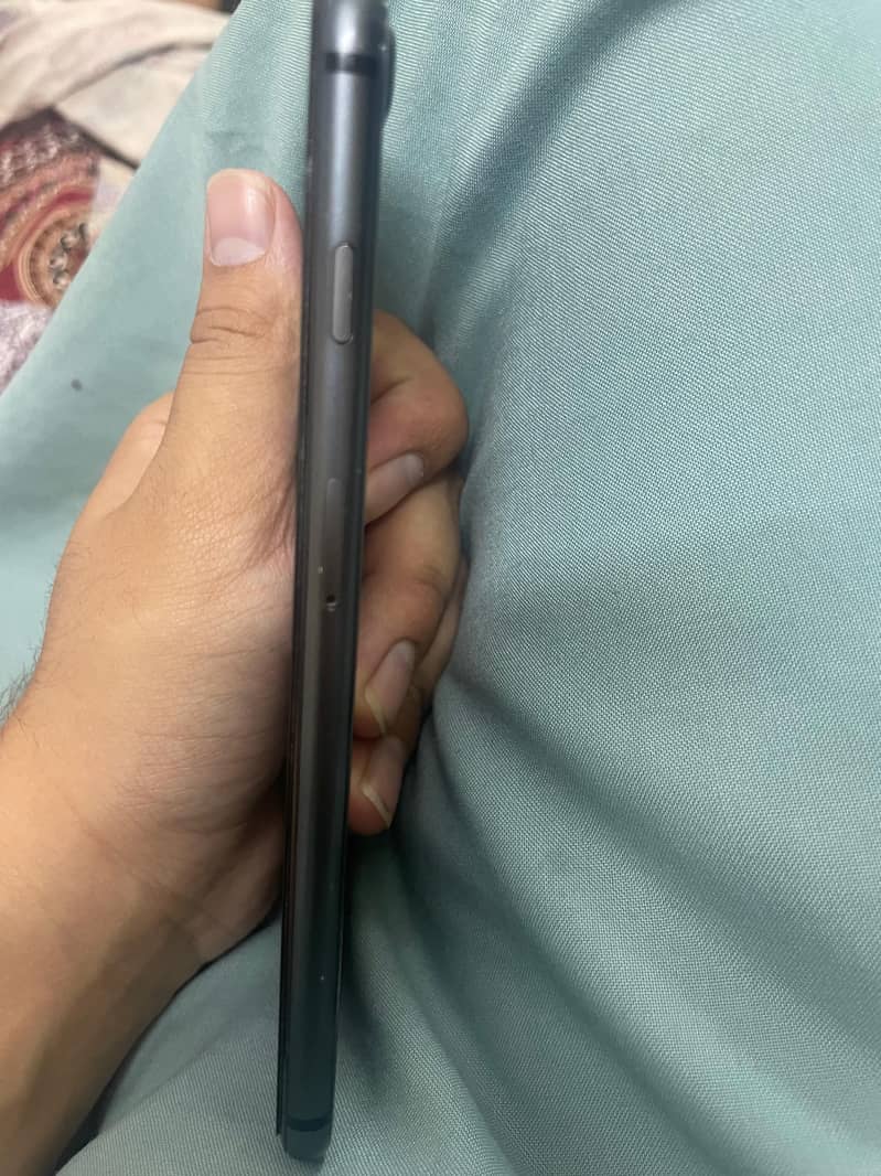 Apple iPhone 8 Plus 1