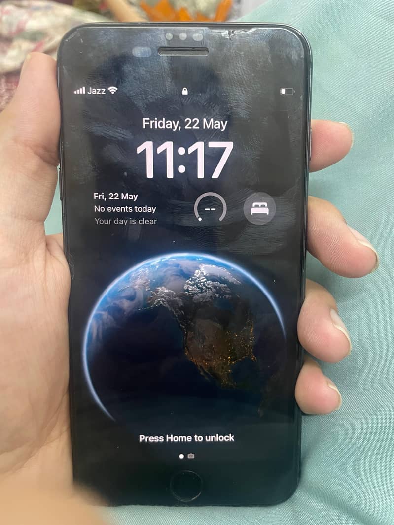Apple iPhone 8 Plus 4