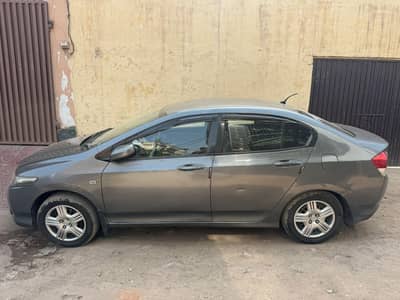 Honda City 2009 model 70% geniune condition