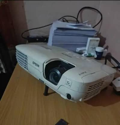 EPSON EB-X7
