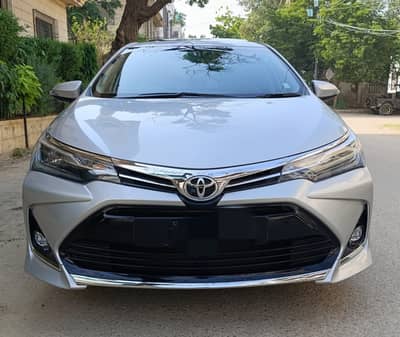 Toyota Corolla Grande 1.8 Black Interior