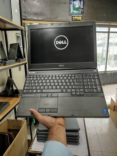 Dell Precision M4800| i7-4900Mq| 128GB SSD| 8GB Ram| 2GB GPU Nvidia