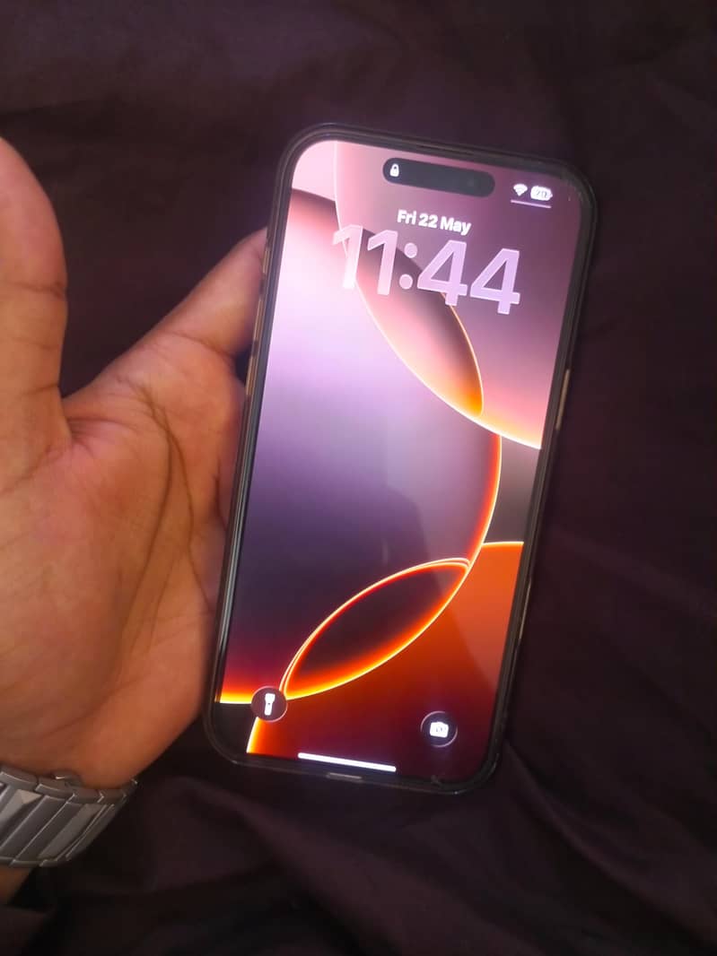 iPhone 16 pro max 3