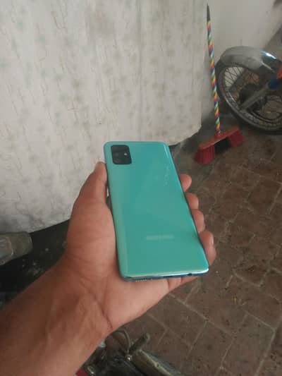 i. am selling my Samsung galaxy a51 just penal change