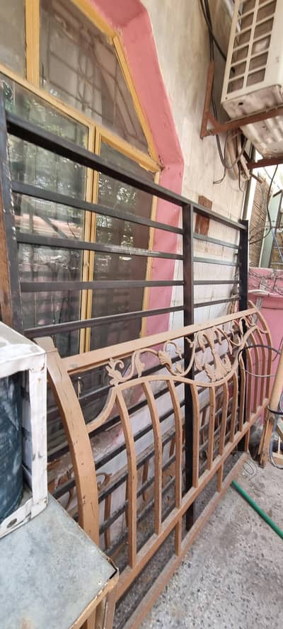 Imported iron king size bed with sidetable and dressing for sale