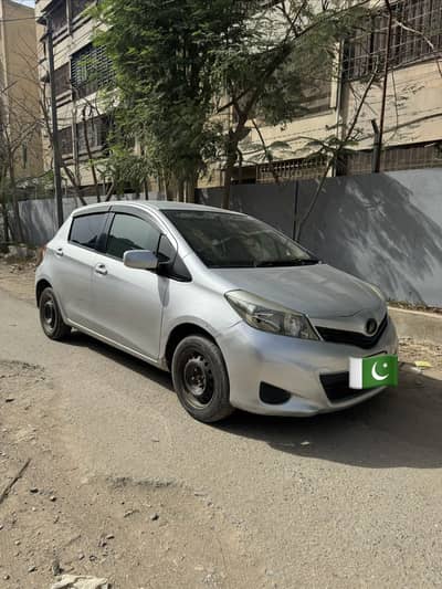 Vitz Smile 2012