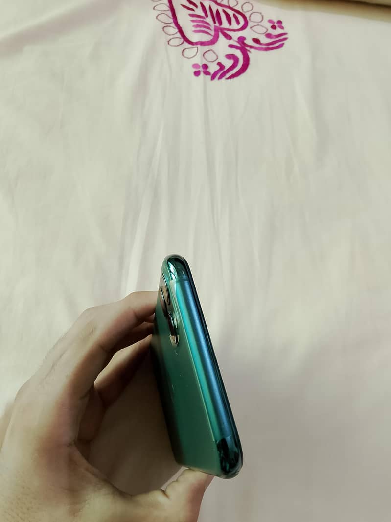 IPHONE 11 PRO MAX 4