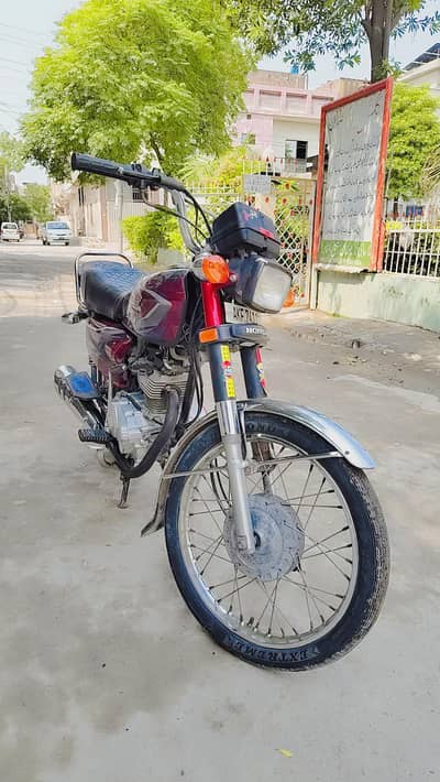 Honda 125-22 model lush condition documents complete biometric availe