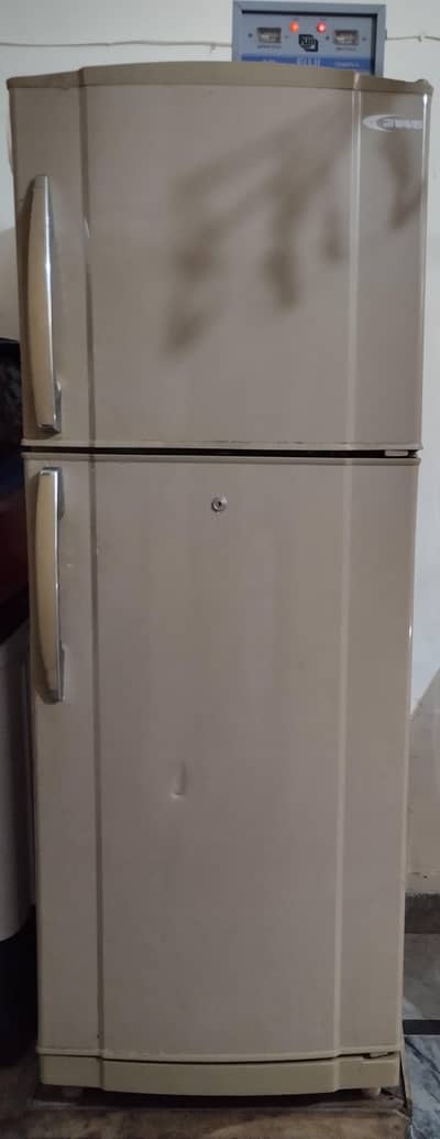 Waves 2-Door Refrigerator 16 Cuft – Excellent Condition