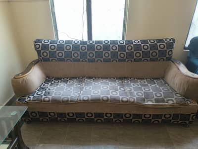 2 sofa sets (3+2+1) in good condition