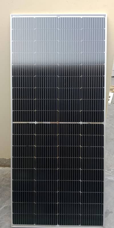 2xmaysun solar 300w  pannels,+PWM controller 50amh