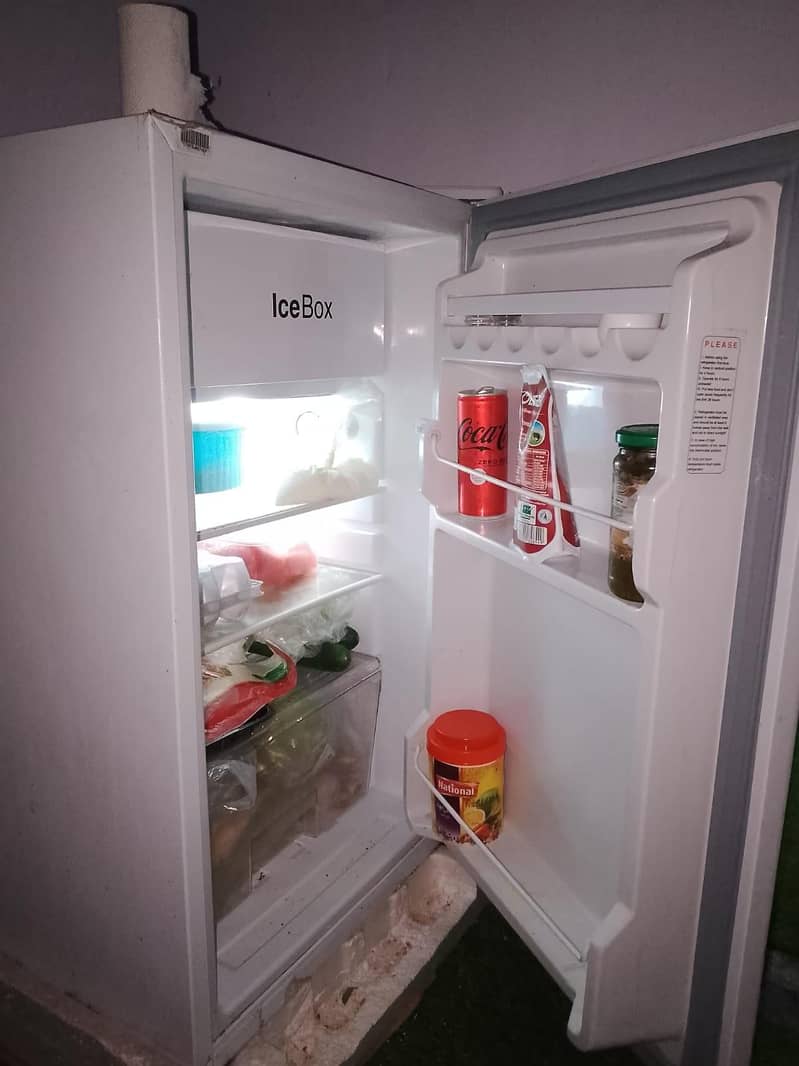 refrigerator 0