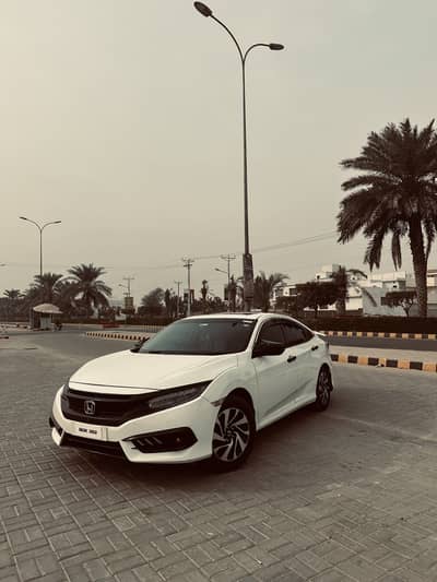 Honda Civic Oriel 2017/18 / UG converted / Sunroof / Neat & Clean