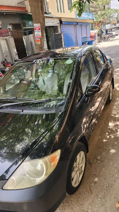 Honda city geniun condition read add . o32359o7818.