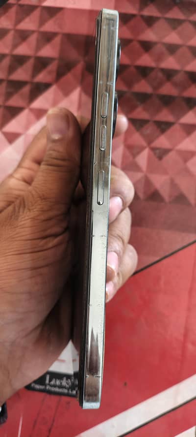 Tecno Camon 20