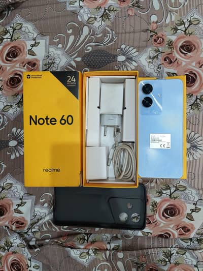 Realme note 60 one hand use