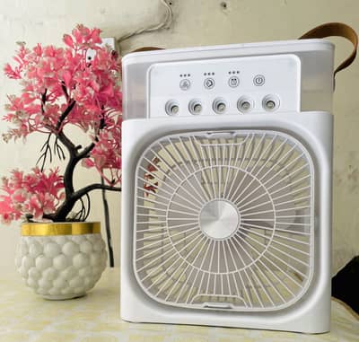Mist colling charging fan