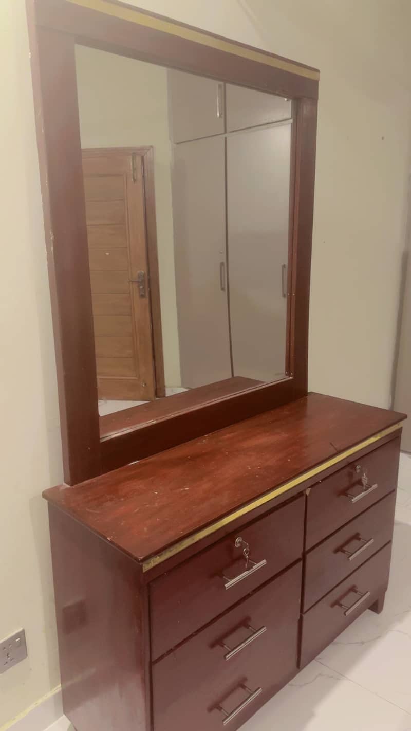 Bed side table and dressing table 0