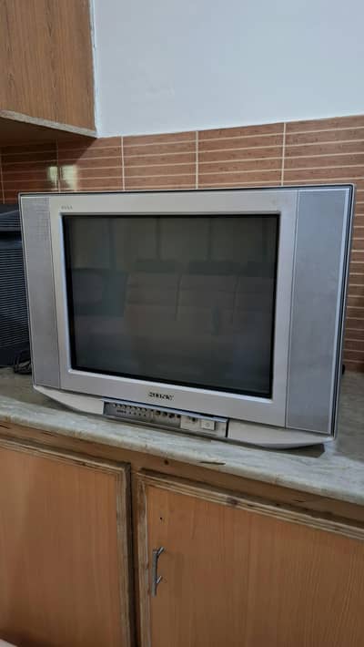 Sony FD Trinitron WEGA CRT TV - Excellent Condition