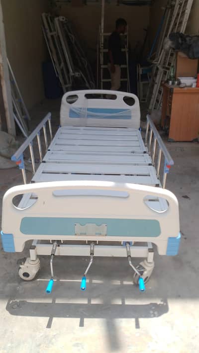 Hospital Bed | Patient Bed | Manual Bed | Icu Bed in Karachi
