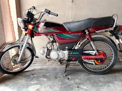Neat & Clean CD 70 For Sale 2017 Model 80,000 Price