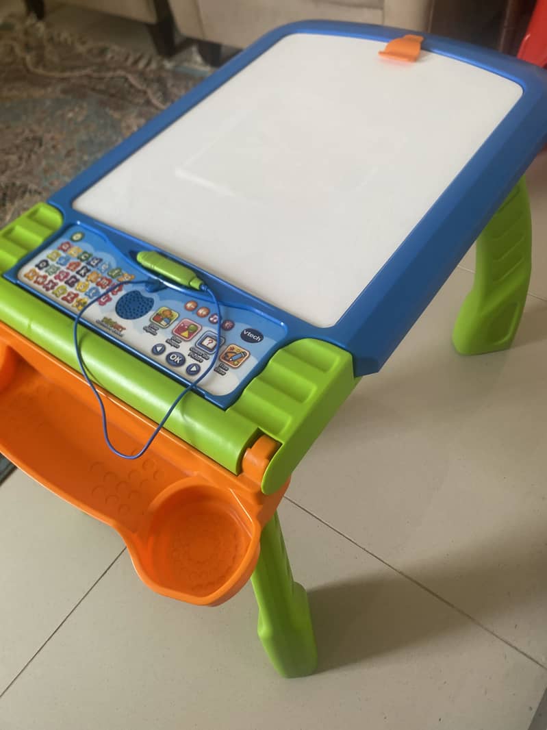 V tech Digiart Creative Easel 0