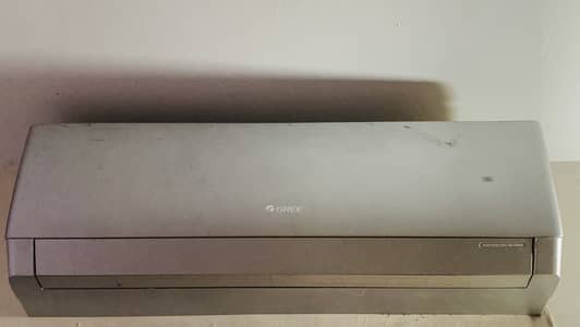 Gree 1.5 ton inverter AC, very slightly used