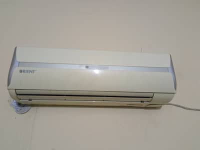 1 Ton Non-Inverter AC for Sale (Used – Good Condition)