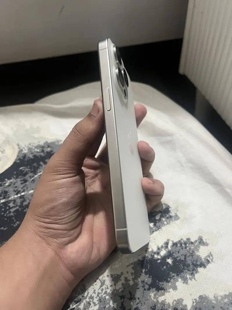 Apple iPhone 15 Pro Max 1TB Storage iCloud Bypass 3