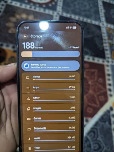 googal 9 por xl   16 gb. ram  1 tb Ronn