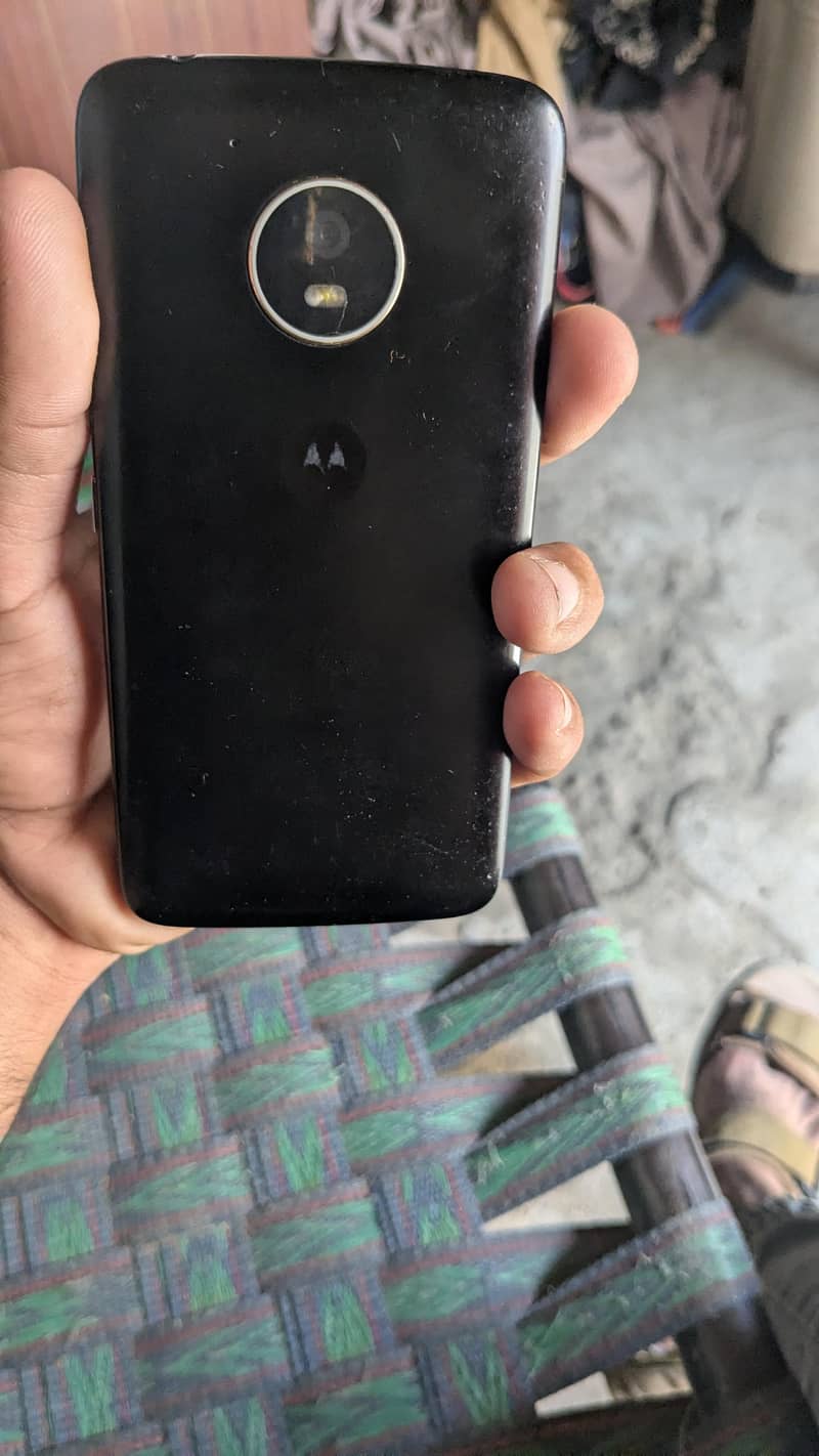 moto e4 0