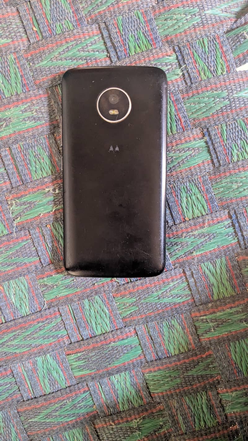 moto e4 3