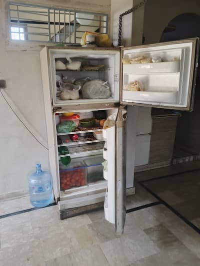 Dawlance Jumbo size refrigerator for sale