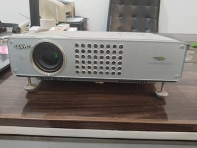 SANYO JAPANESE PROJECTOR