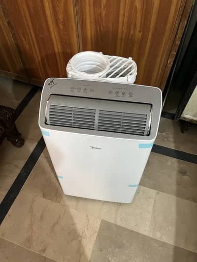 MOBILE TYPE AIR CONDITIONER
