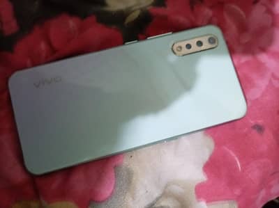 I want to sell vivo  phone  with back cover