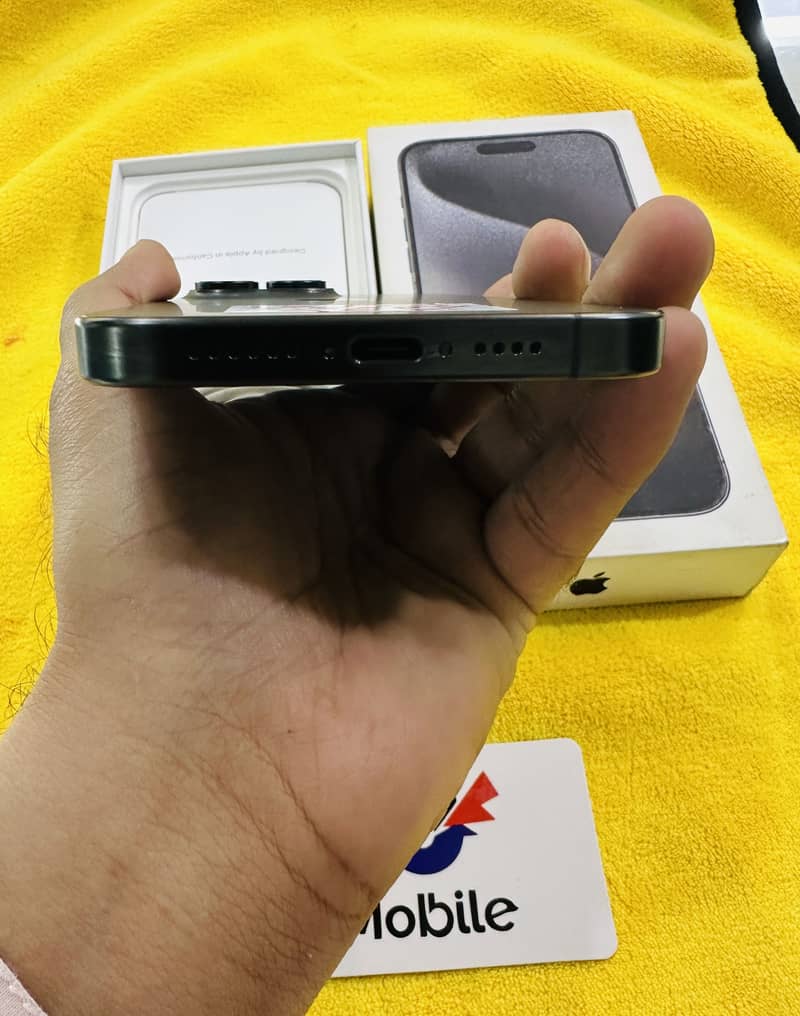 iPhone 15 pro max 3